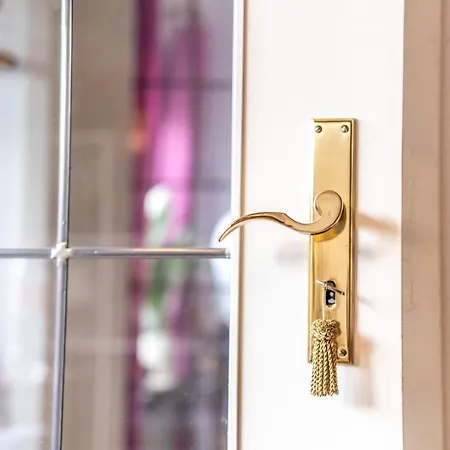 Cruwzo I With Balcony, Garden And Terrace בית נופש