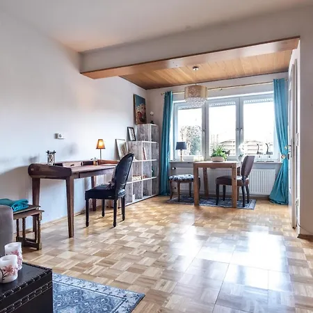 Cruwzo I With Balcony, Garden And Terrace בית נופש