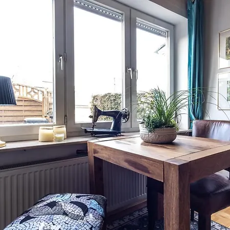 Cruwzo I With Balcony, Garden And Terrace Vakantiehuis *