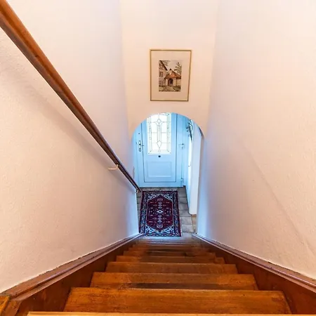 Cruwzo I With Balcony, Garden And Terrace נירנברג