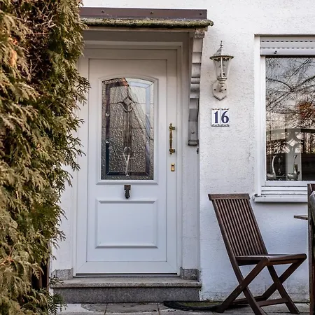 בית נופש Cruwzo I With Balcony, Garden And Terrace *