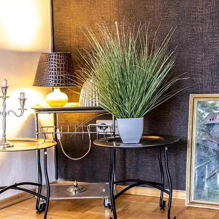 Cruwzo I With Balcony, Garden And Terrace