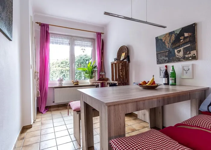 בית נופש Cruwzo I With Balcony, Garden And Terrace נירנברג