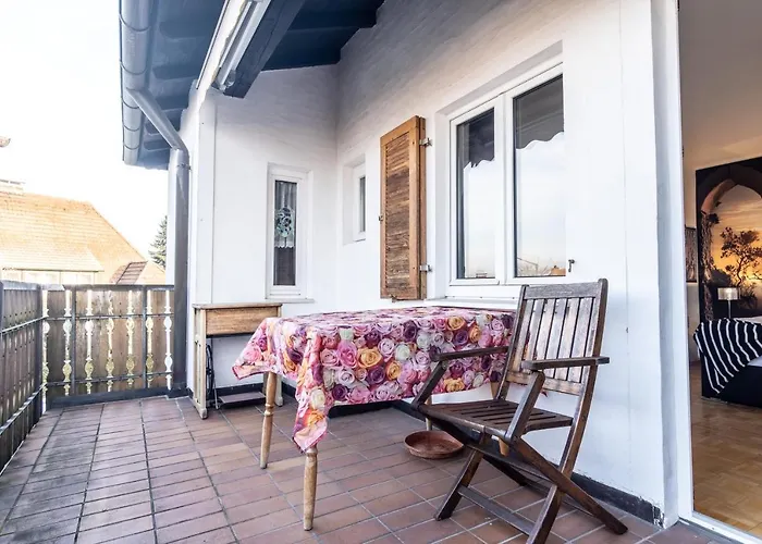 בית נופש Cruwzo I With Balcony, Garden And Terrace נירנברג